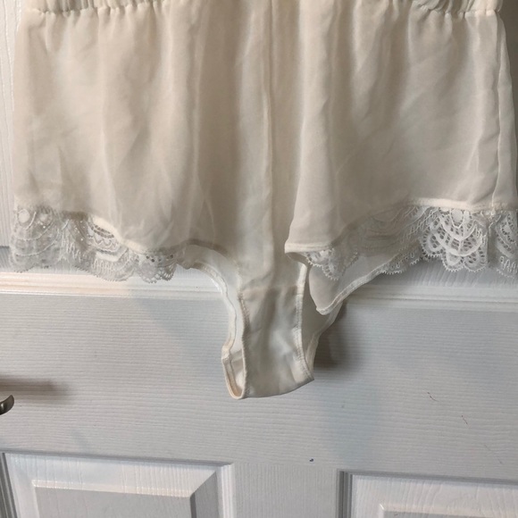 Woman’s Intimates - Picture 4 of 8